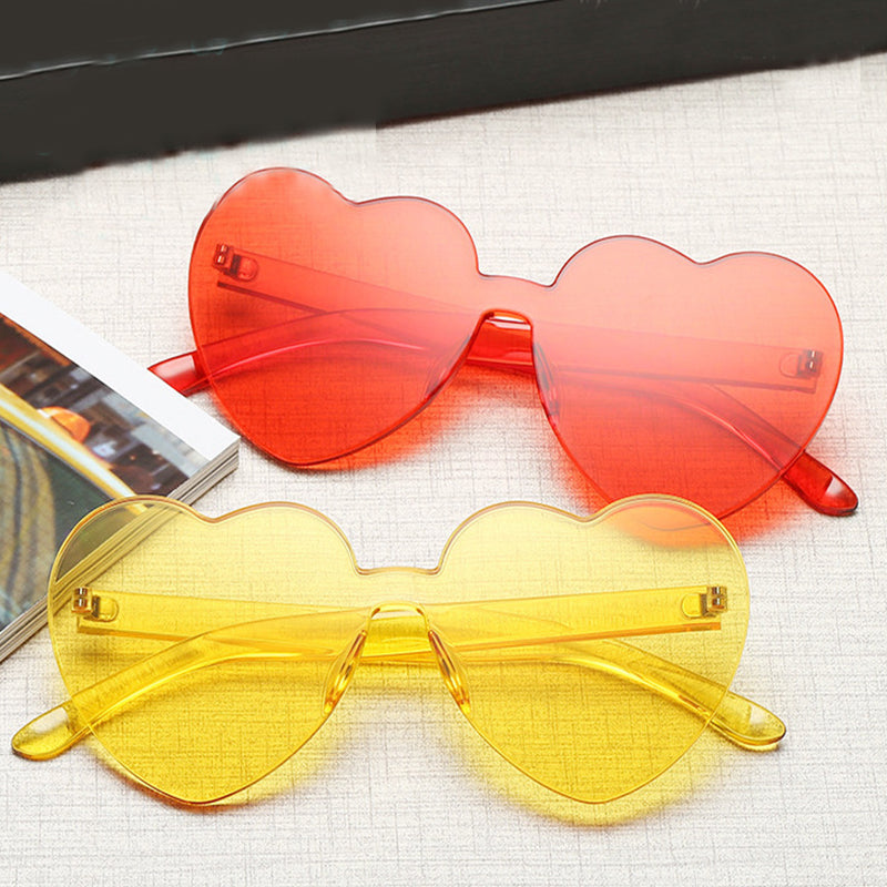 Women's Love Shape Ocean Piece Personality Sunglasses